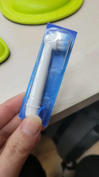Cepillo de Dientes Eléctrico Oral-B Pro Series 2 - miniatura 3