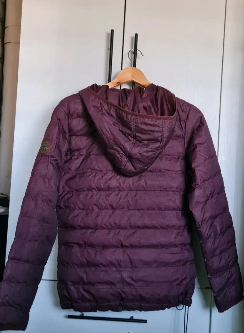 Chaqueta acolchada morada con capucha para hombre - 2