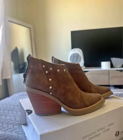 Botines de cuero marrón con tacón alto - miniatura 1