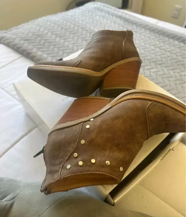 Botines de cuero marrón con tacón alto - 2