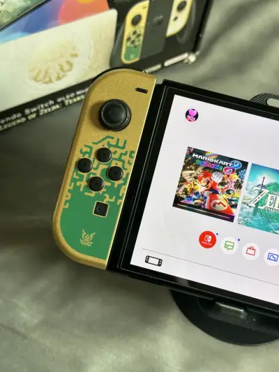 Nintendo Switch OLED Zelda Edition - miniatura 4