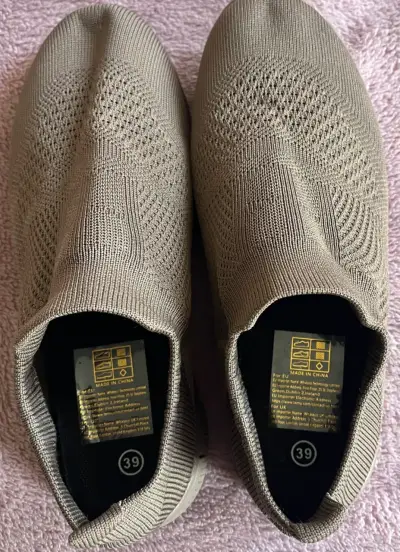 Zapatillas deportivas sin cordones color beige - miniatura 2