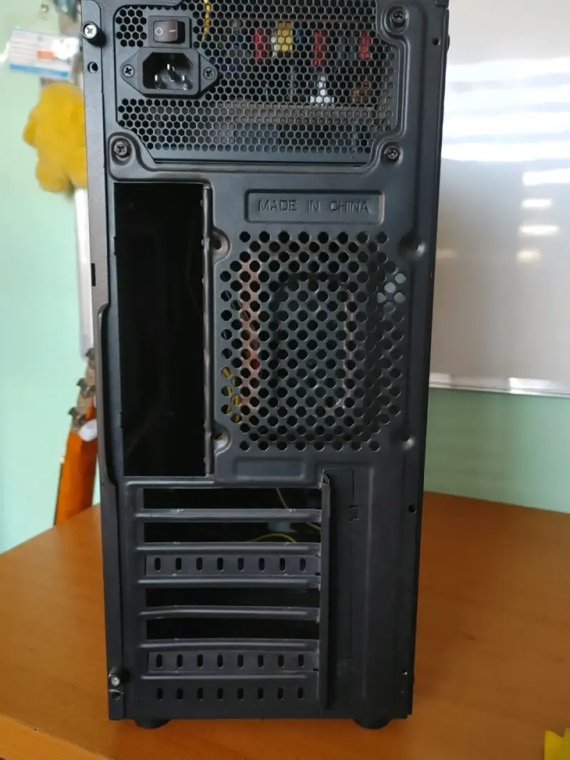 Gabinete PC Gamer Alseye con Fuente Cooler Master - 5