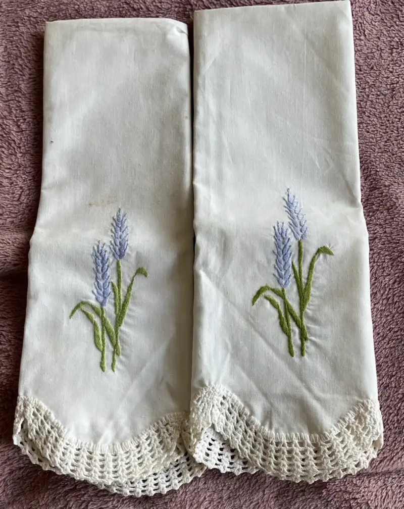 Toallas de visitas tela bordados con encaje floral