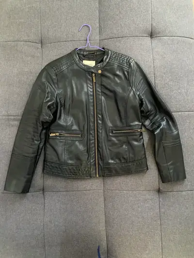Chaqueta de ecocuero negra para mujer - miniatura 1