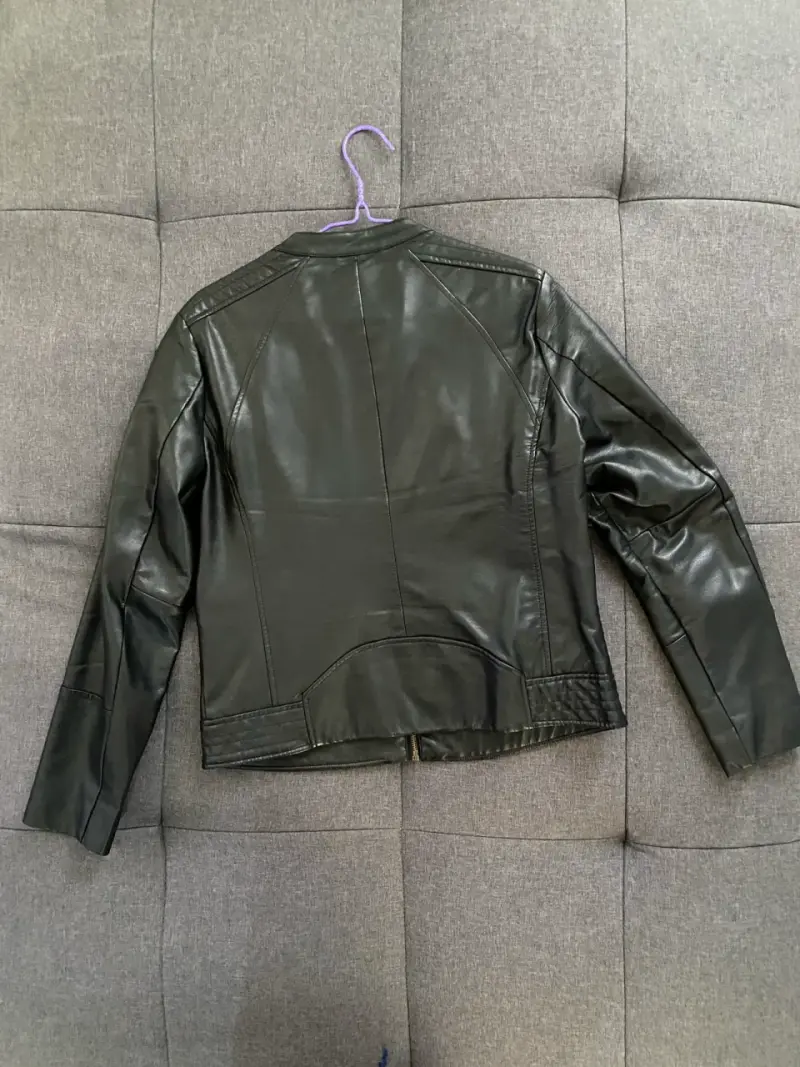 Chaqueta de ecocuero negra para mujer - 2