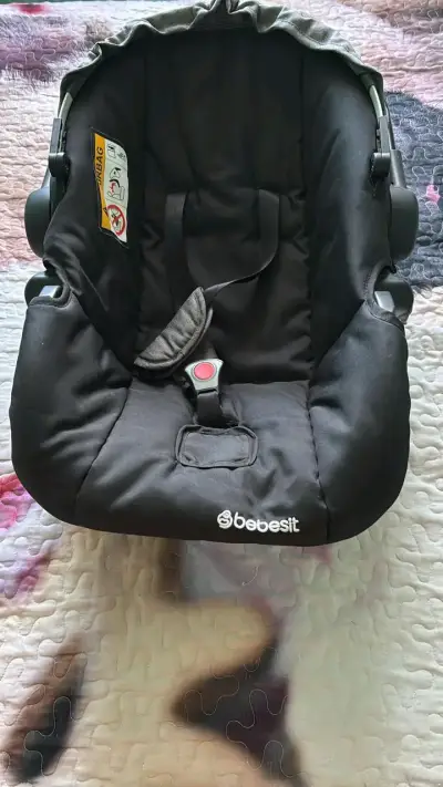 Silla de Auto Bebesit Negra para Bebé - miniatura 4