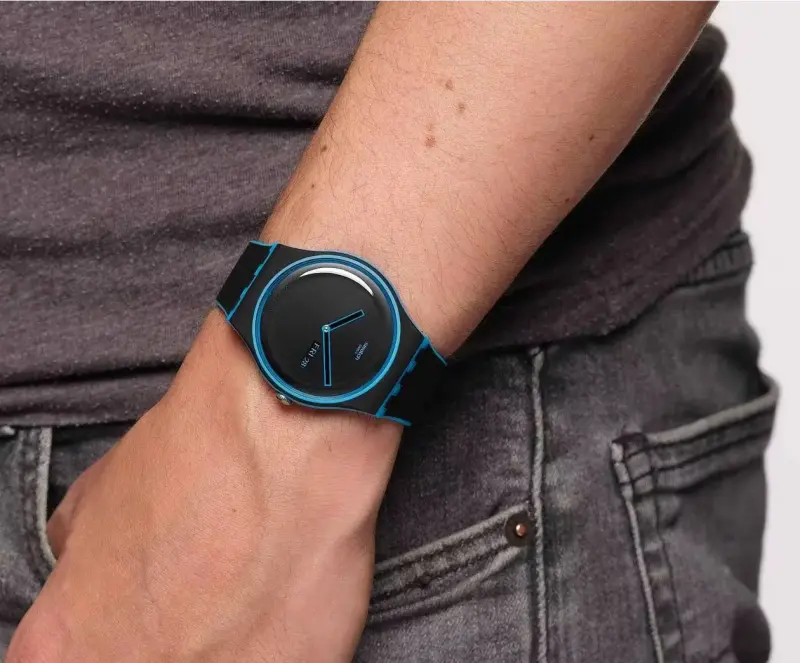 Reloj Swatch , azul y negro, calendario, NUEVO - 3