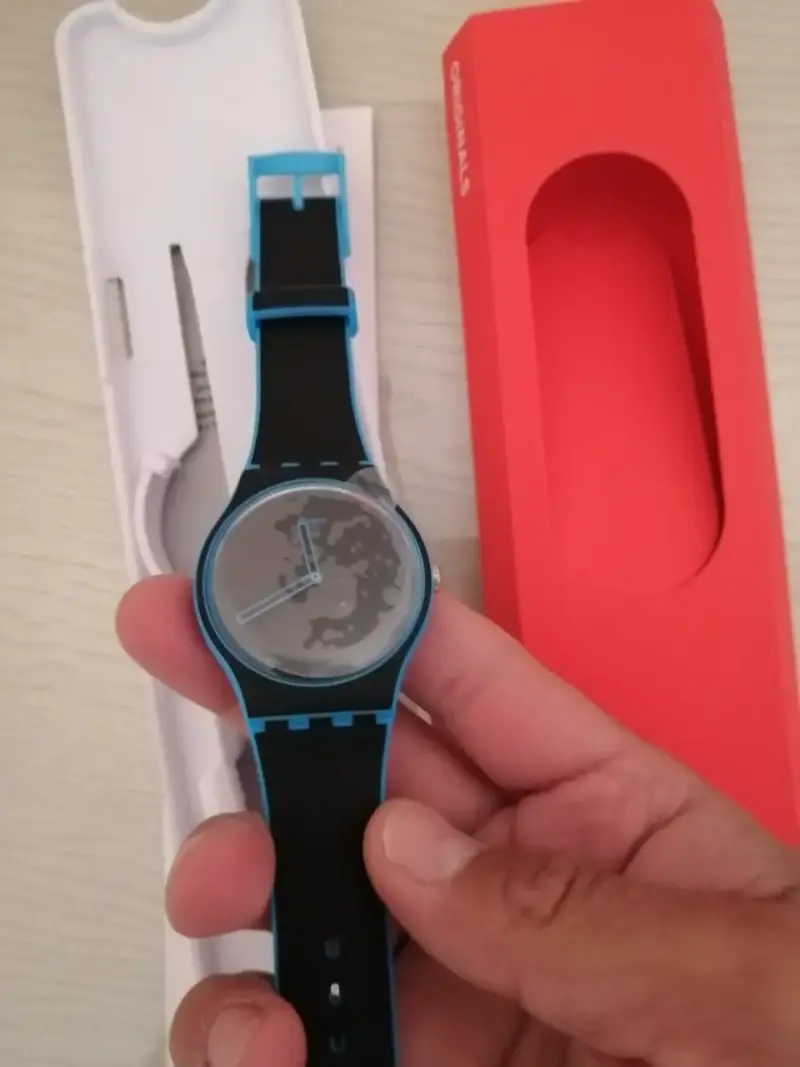 Reloj Swatch , azul y negro, calendario, NUEVO - 5