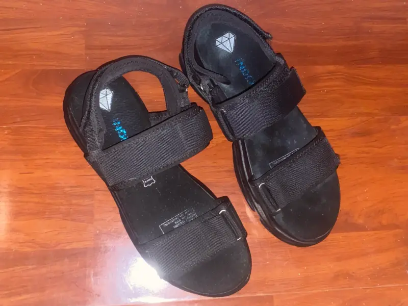 Sandalias / Chalas negras con plataforma - 3