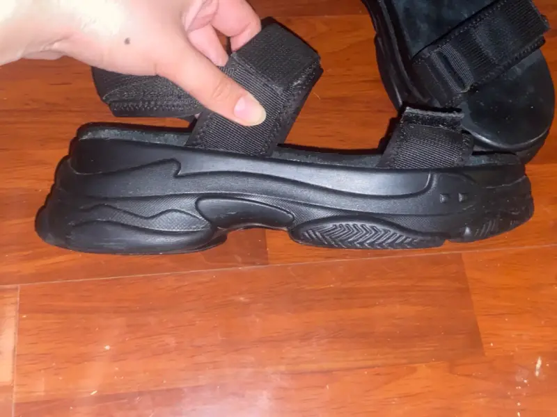 Sandalias / Chalas negras con plataforma - 4