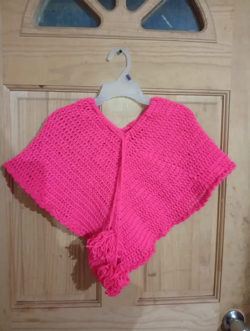 Poncho tejido a mano en varios colores - 3