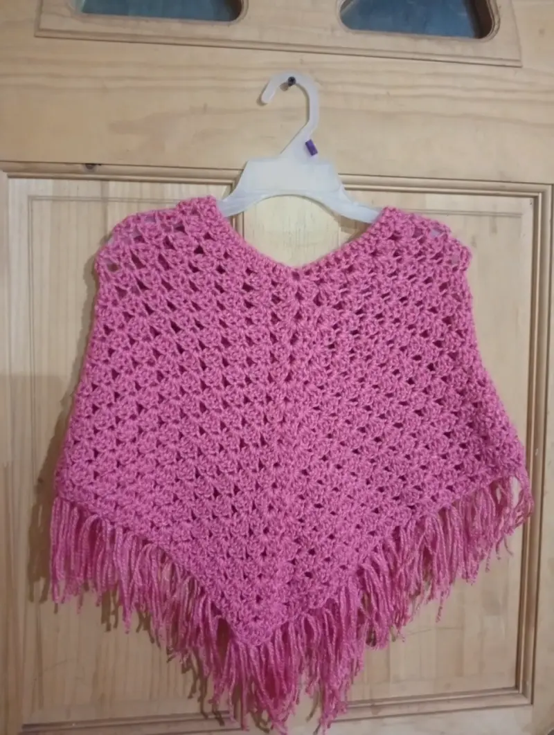 Poncho tejido a mano en varios colores - 4