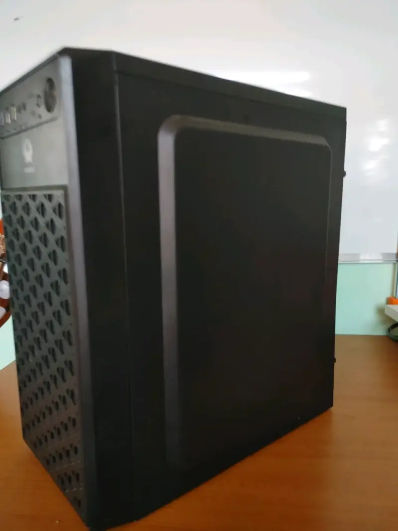Gabinete Kronos Micro-ATX (Mod para GPU larga) - 2
