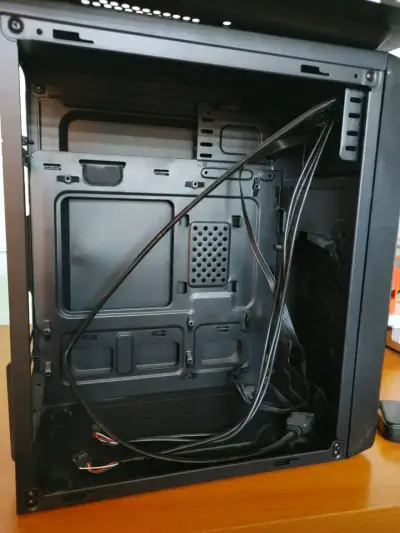 Gabinete Kronos Micro-ATX (Mod para GPU larga) - miniatura 5