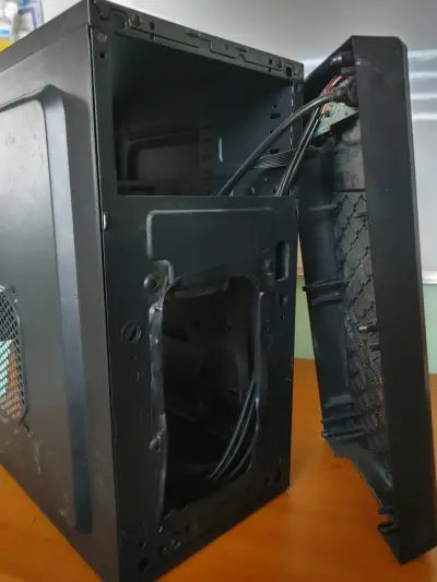 Gabinete Kronos Micro-ATX (Mod para GPU larga) - miniatura 6