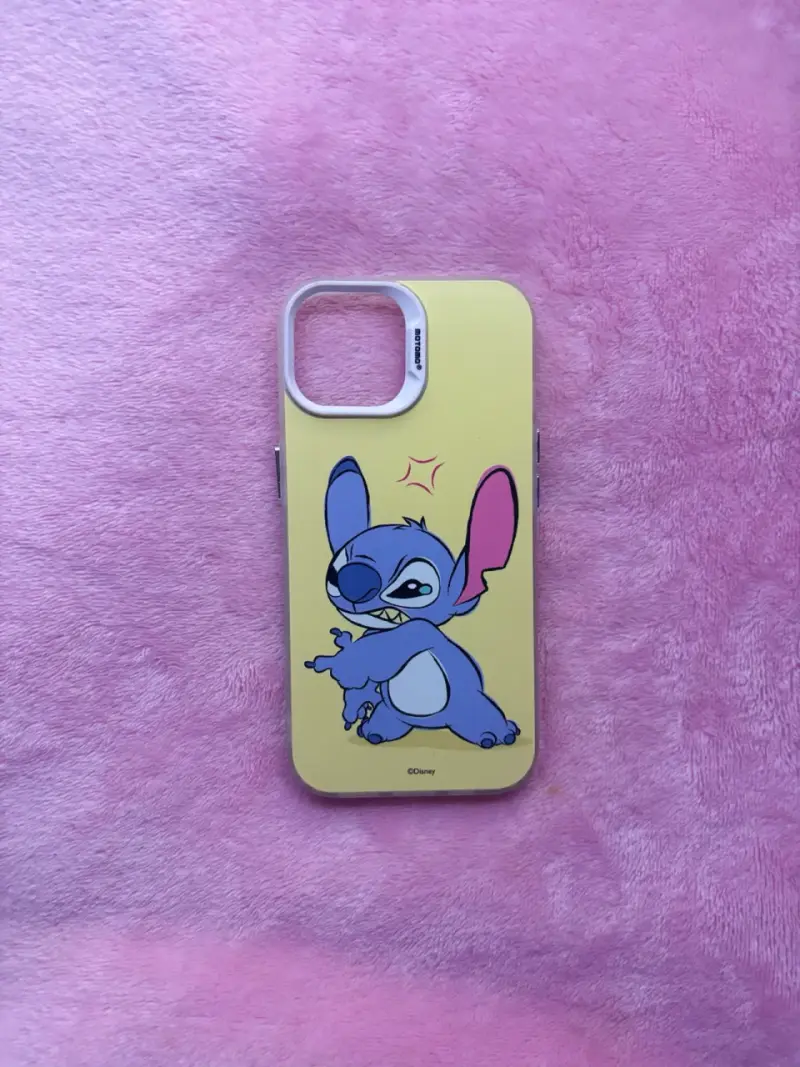 Carcasa iPhone 15 Amarillo Claro Stitch Disney