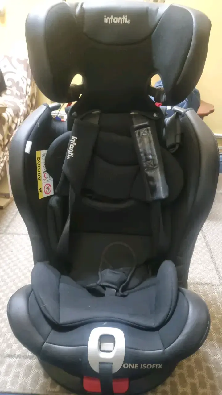 Silla de Auto Infanti One Isofix Negra - 1