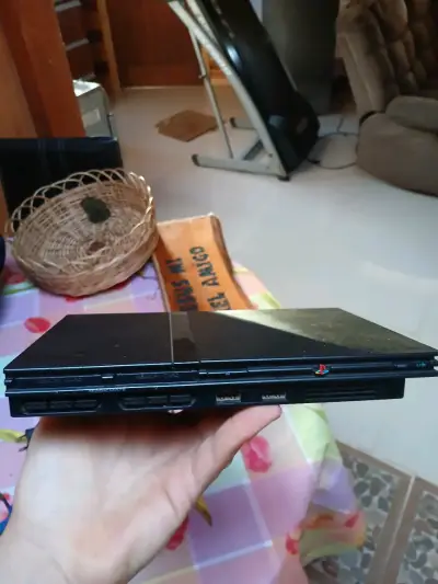 Consola PlayStation 2 Slim con juegos y accesorios - miniatura 1