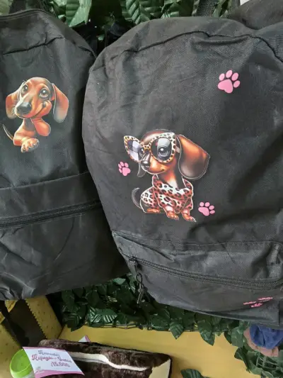 Mochila azul con diseño de perro y botas amarillas - miniatura 3
