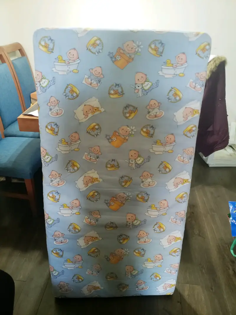Colchón para cuna con diseño infantil