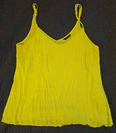 Blusa Amarilla Sin Mangas Marquis - miniatura 1