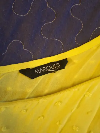 Blusa Amarilla Sin Mangas Marquis - miniatura 2