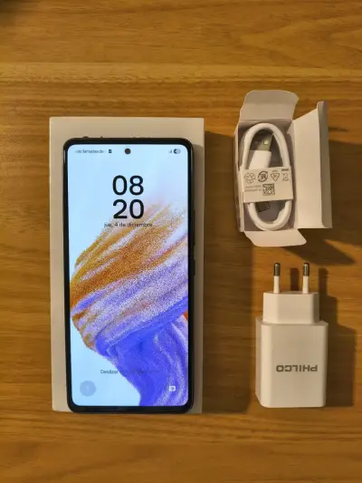 Samsung Galaxy A53 5G con cargador y cable - miniatura 1