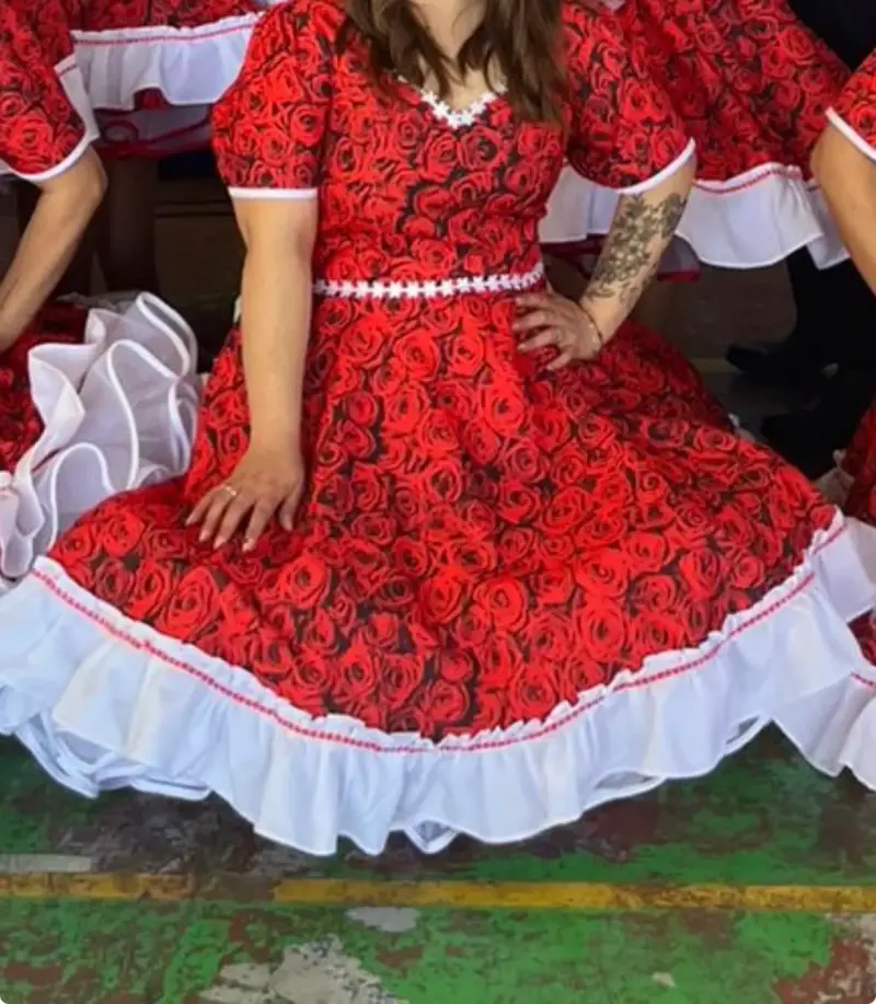 Vestido de cueca chilena rojo con flores talla M