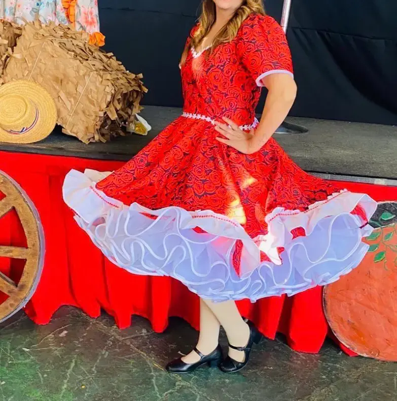 Vestido de cueca chilena rojo con flores talla M - 2