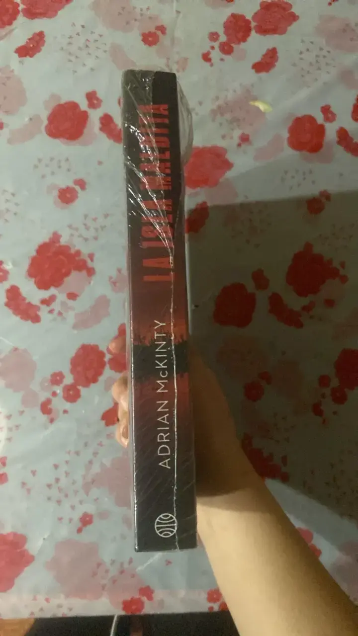 Libro 'La Isla Maldita' de Adrian McKinty - 2