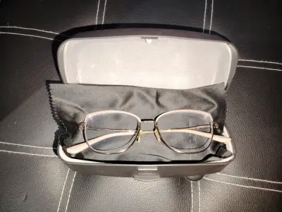 Gafas ópticas con estuche y paño de limpieza Jean - miniatura 1