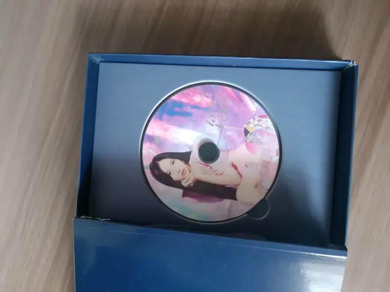 Álbum Taste of Love de twice con detalle - 2
