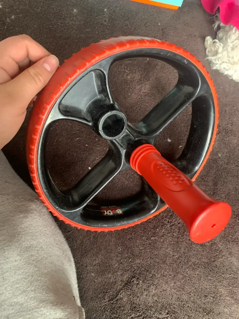 Rueda de ejercicio abdominal roja y negra - 3