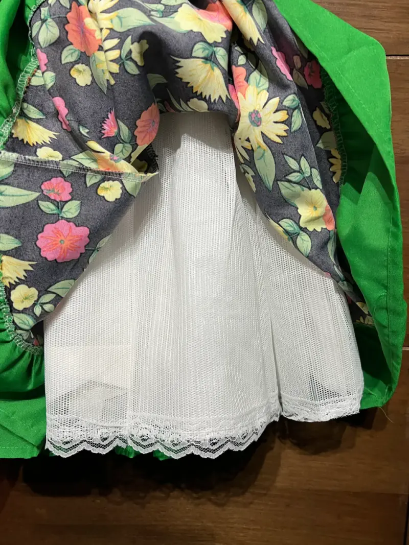 Vestido de chinita para niña con flores y encaje - 3