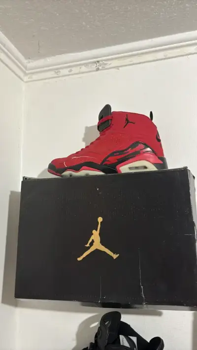 Zapatillas  rojas Nike Air Jordan MVP toro bravo - miniatura 1