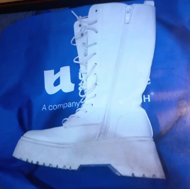Botas blancas de plataforma estilo militar - 3