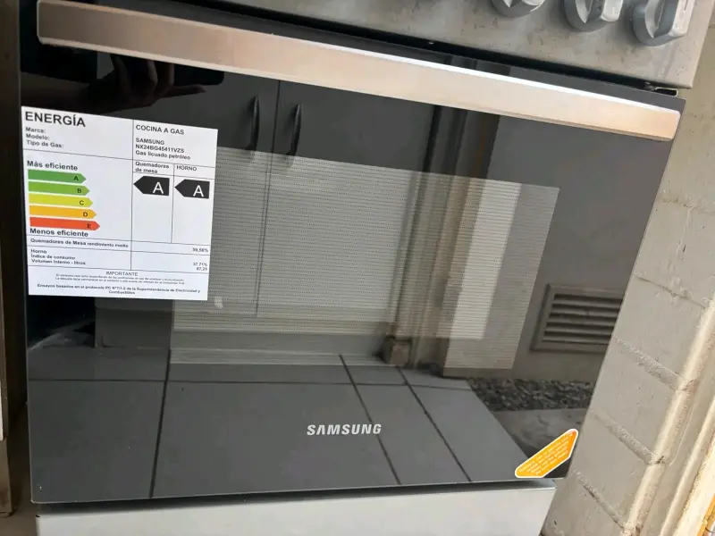 Cocina a gas Samsung de 4 quemadores - 6