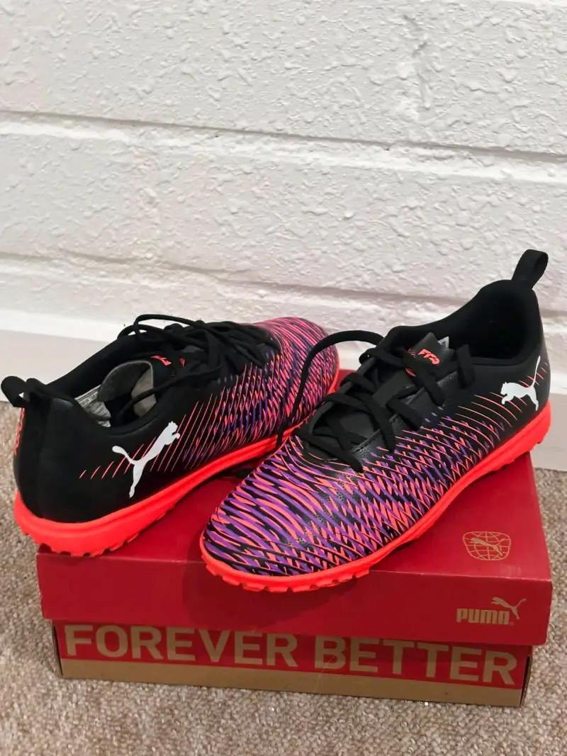Zapatillas de fútbol Puma Future Z Play IT negras y rojas - 3