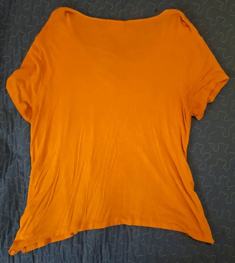 Polera naranja con escote cruzado Americanino - 3