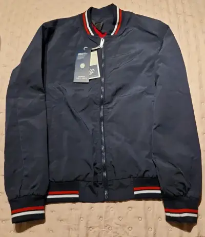 Chaqueta bomber azul marino con detalles tricolor - miniatura 2