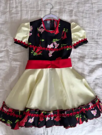 Vestido de huasa talla 4-6 - miniatura 1