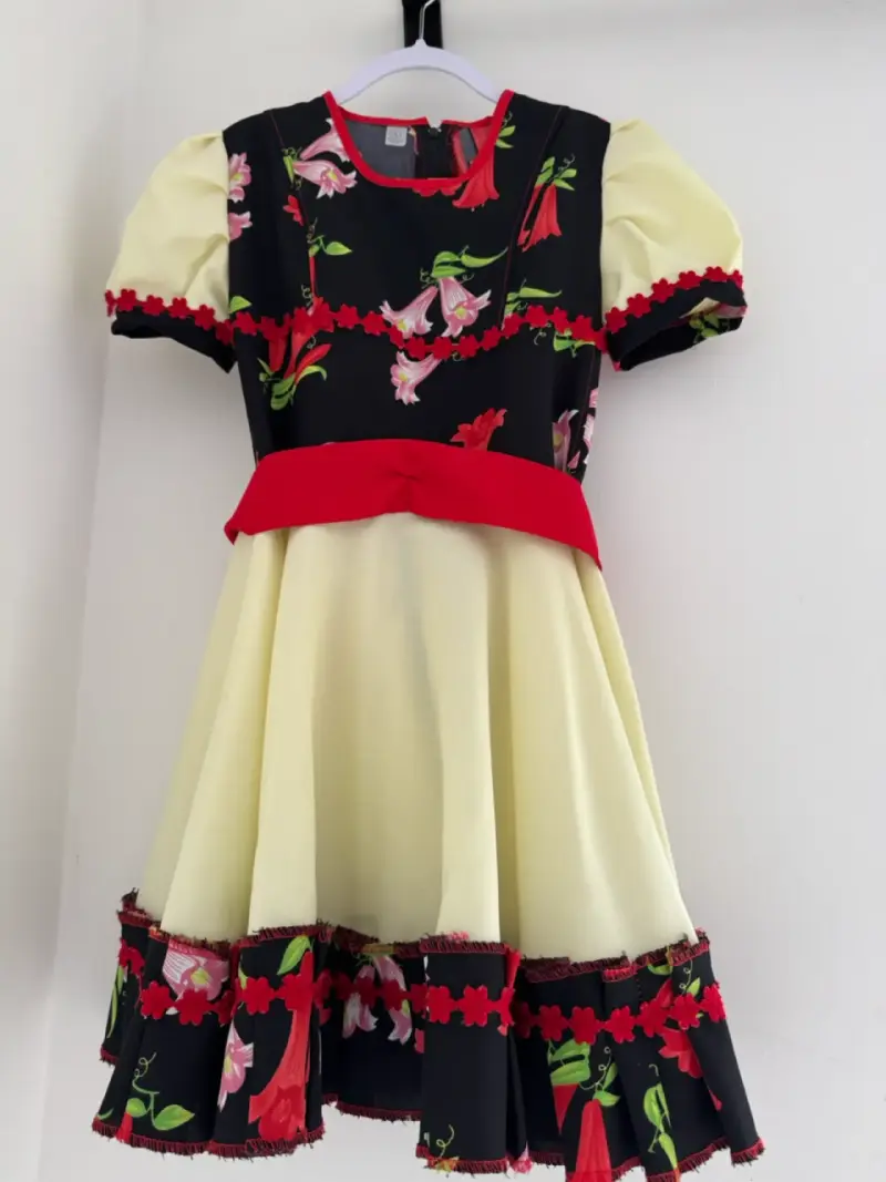 Vestido de huasa talla 4-6 - 2