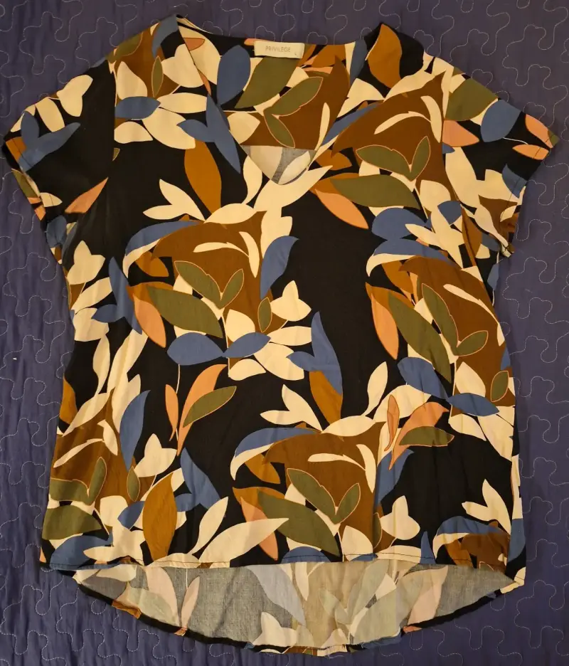Blusa estampada de hojas Privilege talla L