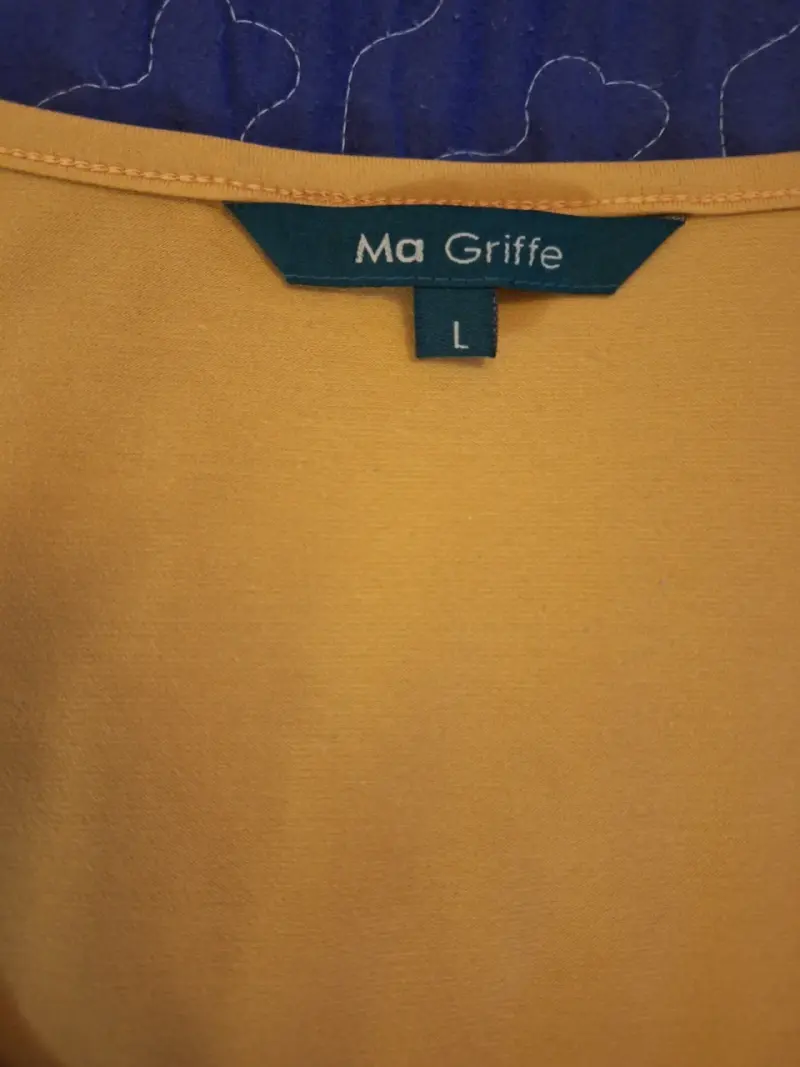 Polera sin mangas amarilla con cierre Ma Griffe - 2