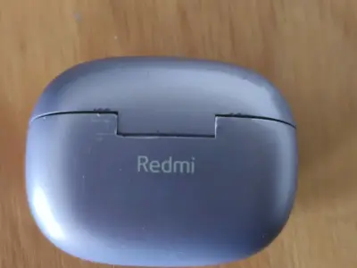 Auriculares Inalámbricos Redmi con Estuche de Carga - miniatura 1