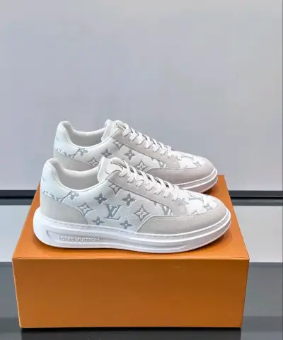 Zapatillas deportivas blancas Louis Vuitton - miniatura 1