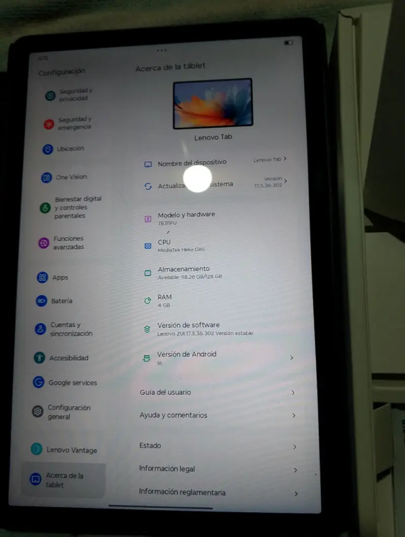 Tablet Lenovo Tab M10 con funda folio - 2