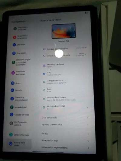 Tablet Lenovo Tab M10 con funda folio - miniatura 2