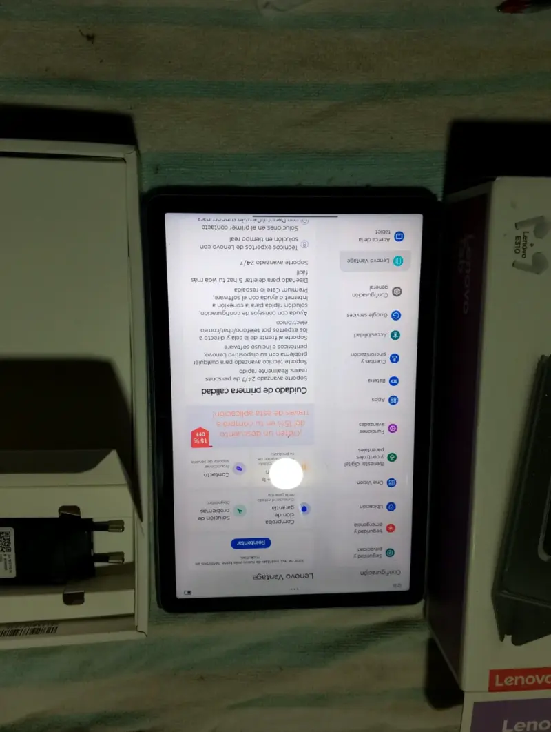 Tablet Lenovo Tab M10 con funda folio - 6